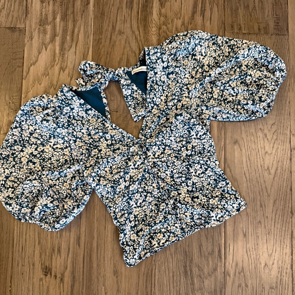 Abercrombie & Fitch Floral Puff Sleeve Blouse - Green and White